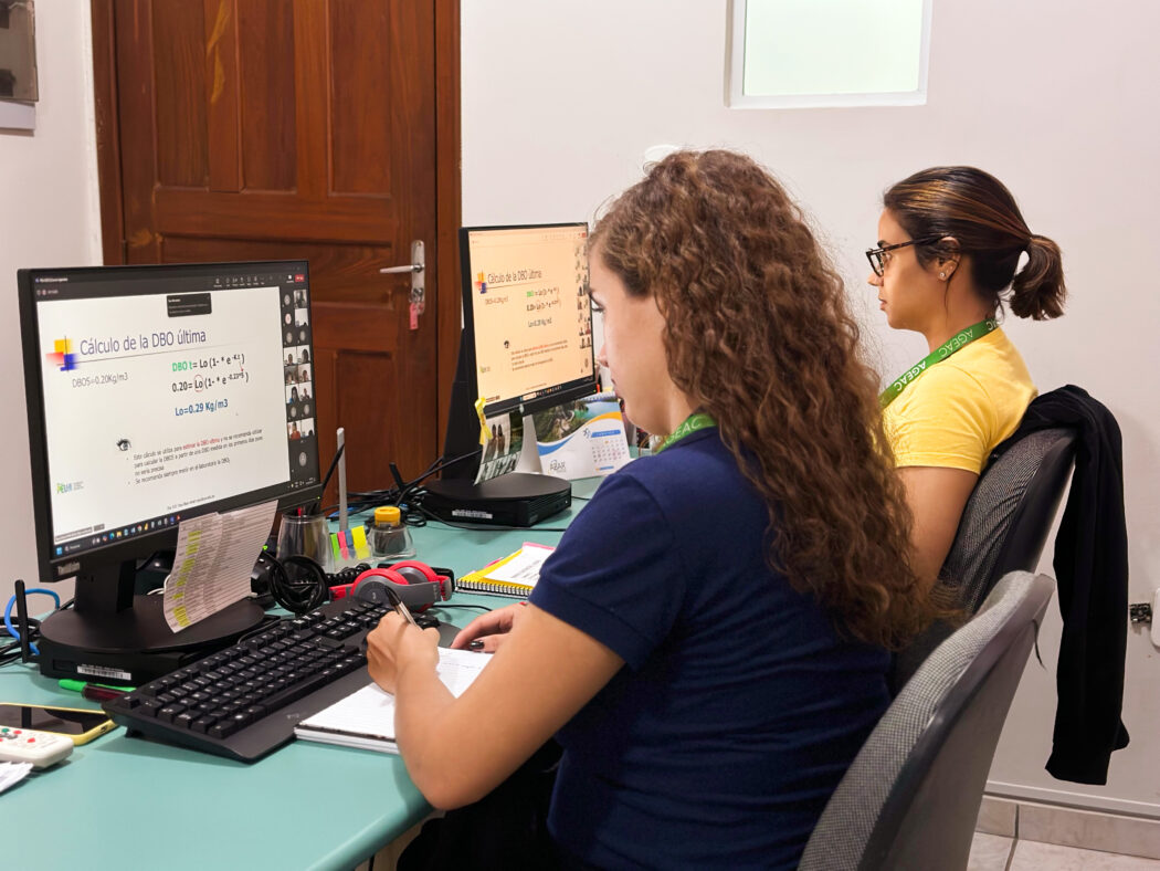 Servidores do setor de saneamento da AGEAC participam de curso promovido pela Sunass, aprimorando práticas regulatórias no Acre. Foto: Zeh Luiz Maciel.