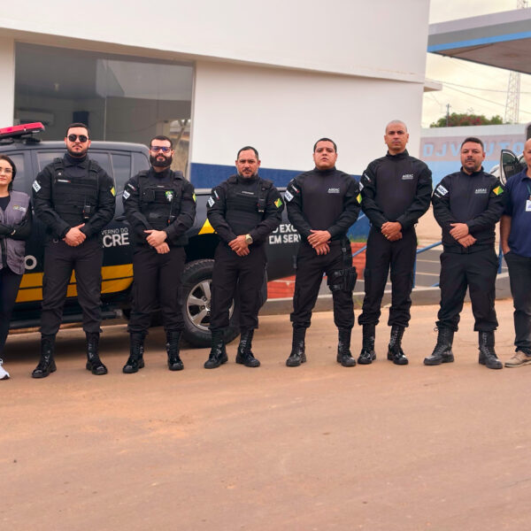 Ageac promove fiscalização e reforça diálogo com usuários do transporte intermunicipal na Vila do V